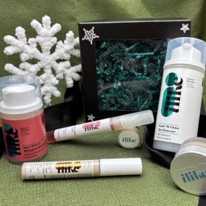 Fresh Face "Era" Starter Kit with GWPs in gift box - LIGHT skin tone